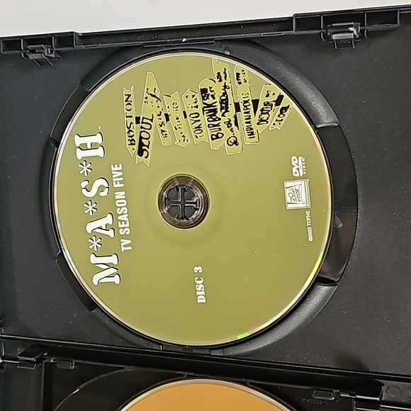 MASH Season 5 DVD - Picture 4 of 5
